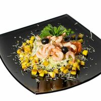 Салат Цезарь с креветкой в Жар Пицца