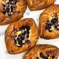 Слойка черника заварной крем в Pate