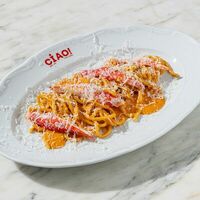 Спагетти с лимонным биском и камчатским крабом в Ciao bistrot&bar