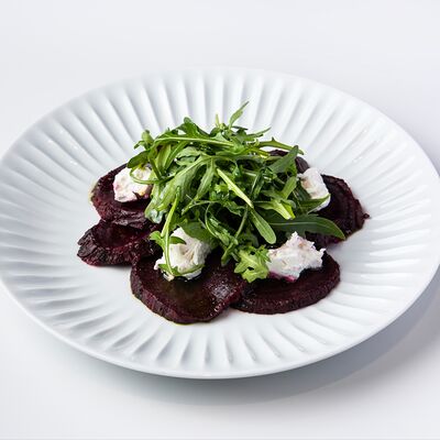 Свекла с сыром фета в Лу по цене 540 ₽