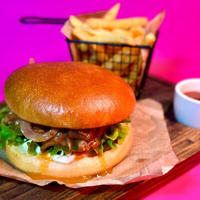 Азиатский риббургер в ROOF по цене 790 ₽