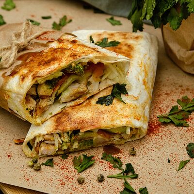 Шаурма с пепперони и куриным шашлыком в Duner на углях по цене 500 ₽