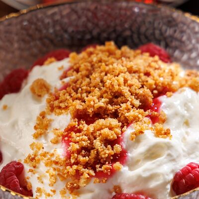 Басский малиновый чизкейк в Гастрономический ресторан Москва по цене 730 ₽