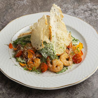 Салат Цезарь с креветками в Гранж Кафе по цене 1450 ₽