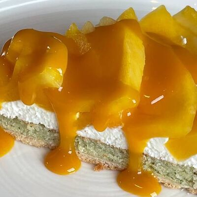 Тарт с сезонным манго в More More по цене 455