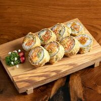 Запеченный хрустящий ролл в Sushi White Lux