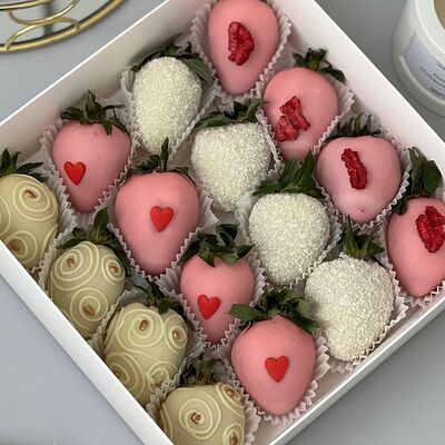 Клубника в шоколаде №38 в Lovely Berry по цене 3890 ₽
