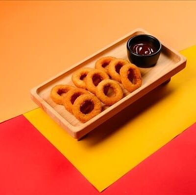 Луковые кольца с соусом BBQ в Smoky Rabbits Chillout Bar по цене 259 ₽