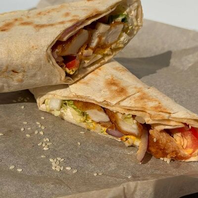 Цезарь ролл в лаваше в Панда Бистро по цене 304 ₽