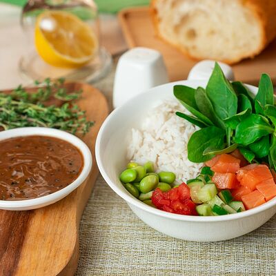 Поке-боул с радужной форелью, овощами и рассыпчатым рисом в У Палыча. С пылу, с жару! по цене 530 ₽