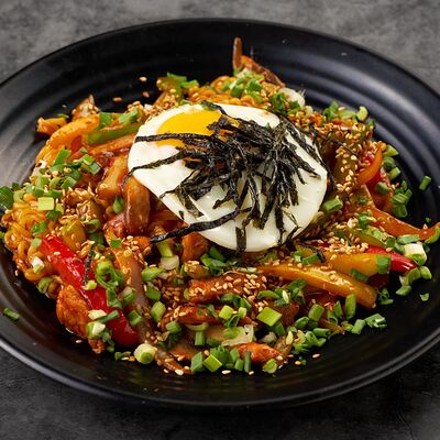 Жареный рамен с курицей в Samgepo Korean Food по цене 3000 ₸