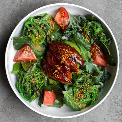 Угорь, чука, шпинат в Tokyo Sushi по цене 1370 ₽