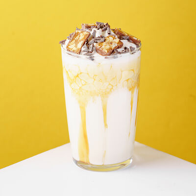 Милкшейк Сникерс в Панда Маркет по цене 535 ₽