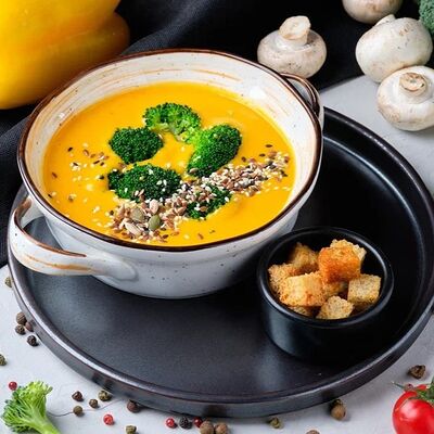 Суп-пюре тыквенный с брокколи в Mesto Sushi & Grill по цене 490