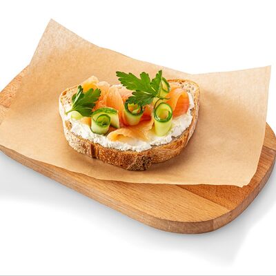 Брускетта с лососем в Шоколадница по цене 535 ₽