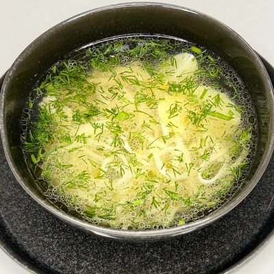 Суп-лапша куриная в Клевая блиновая по цене 195 ₽