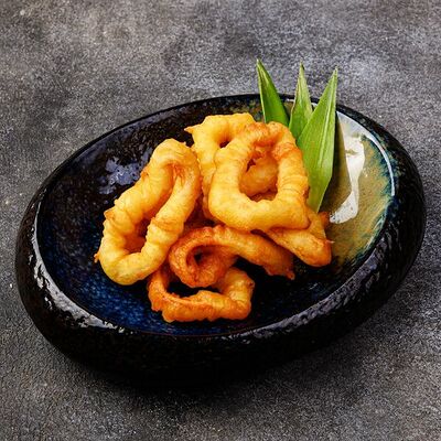 Кальмар в темпуре в Sushi & More по цене 300 ₽