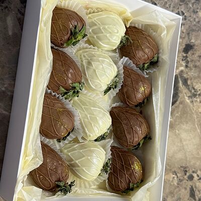 Клубника в шоколаде 12 в Allowberry по цене 4000 ₽