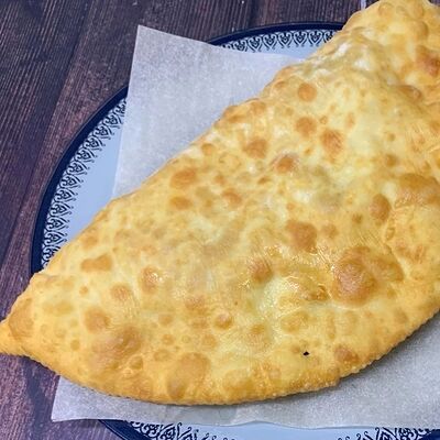 Чебурек с вишней в Вятский чебурек по цене 220 ₽