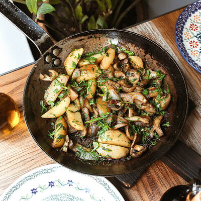 Жареный картофель с грибами в Сыроварня по цене 350