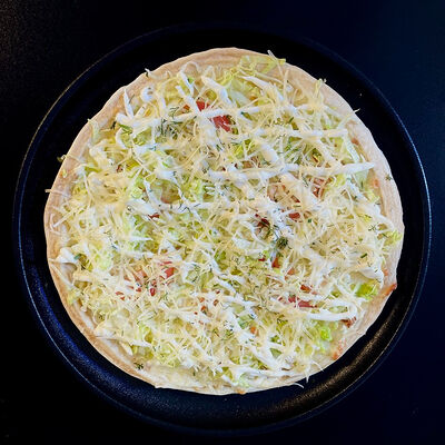 Пицца Цезарь(20см) в Съедим всё по цене 469 ₽