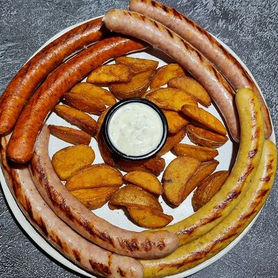 Ассорти колбас с картофельными дольками в СЁДНЯ МОЖНО по цене 2600 ₽