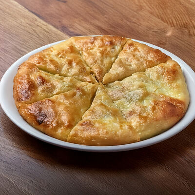 Хачапури классический большой с сыром и мясом в Кафе хачапури по цене 675 ₽