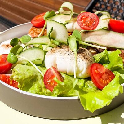 ВАФЛЯ С ЯЙЦОМ ПАШОТ И ТРЮФЕЛЕМ в Park47 по цене 650 ₽