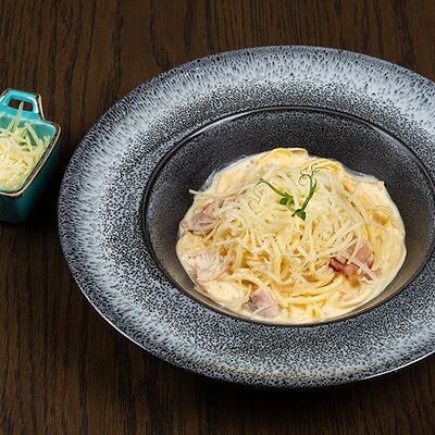 Спагетти Карбонара в Семейные традиции по цене 690 ₽