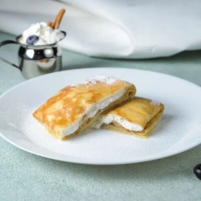 Блин с творогом и сметаной в Park cafe по цене 270 ₽