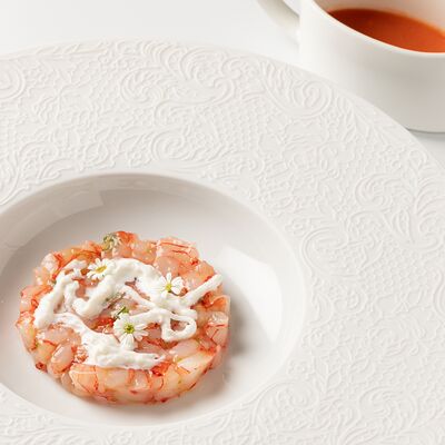 Тартар из красных сицилийских креветок с гаспачо и страчателлой в Butler по цене 3500 ₽