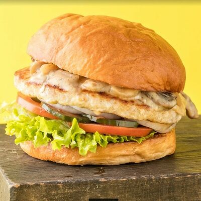 Бургер с маринованными овощами в Mesto Burger по цене 210