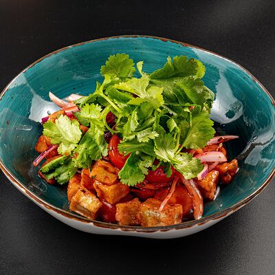 Салат с хрустящими баклажанами в G bakery8 по цене 690 ₽