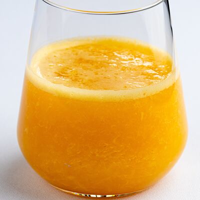 Фреш апельсиновый в Everest Sochi по цене 460 ₽