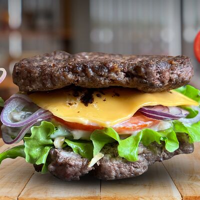 Бычара в Friends & Burgers по цене 1040 ₽