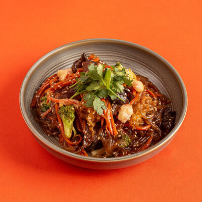 Фунчоза с телятиной в Ramen 77 по цене 3000 ₸