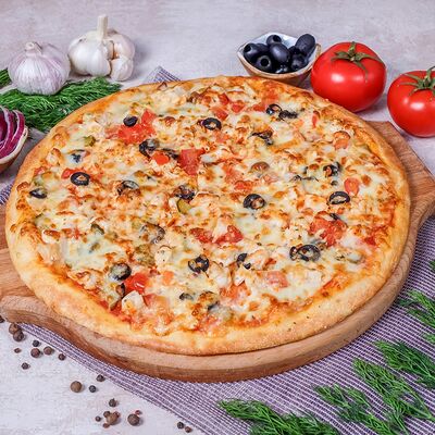 Пицца Нежная курочка в Вкусный домик по цене 829 ₽