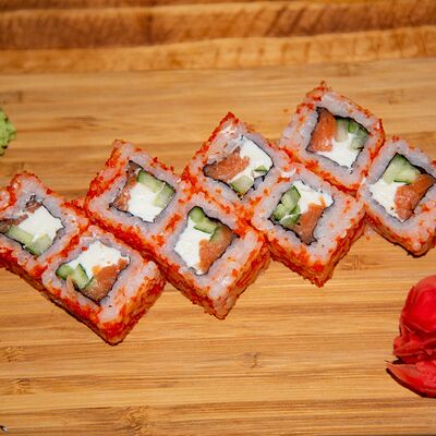 Ролл Калифорния с лососем в Памpon по цене 250 ₽