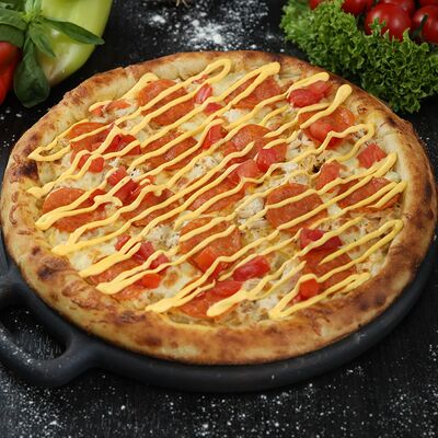 Пицца Сырный цыпленок 38 см в Loca Pizza по цене 1380 ₽