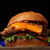 Бургер со свиными рёбрами в Chillis Bar по цене 690