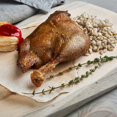 Томленая утиная ножка konfi в Толстый Goose по цене 640 ₽