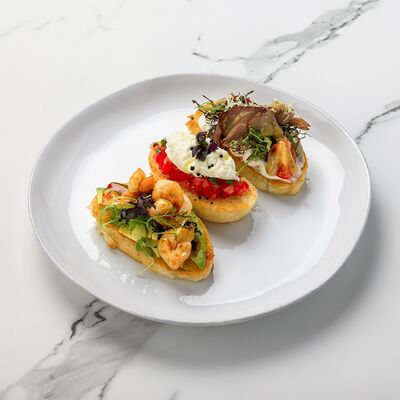 Ассорти мини-брускетт в Bruni Prosecco Bar по цене 600 ₽