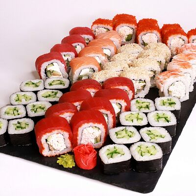 Сет на троих в Sushi Kiosk по цене 2800 ₽