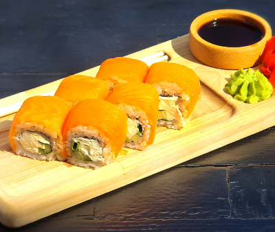 Филадельфия ролл в Pho Hoi An по цене 645 ₽