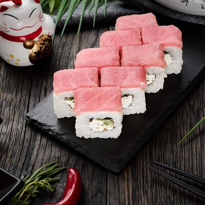 Ролл Филадельфия лайт с тунцом в Кухня МОМО по цене 549 ₽