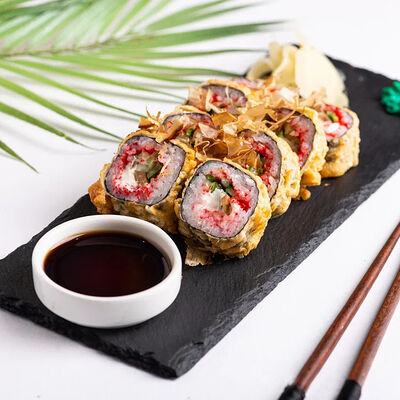 Горячий ролл с угрём в Союз-центр по цене 685 ₽