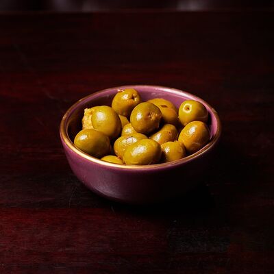 Маринованные оливки в Lions Head по цене 500 ₽