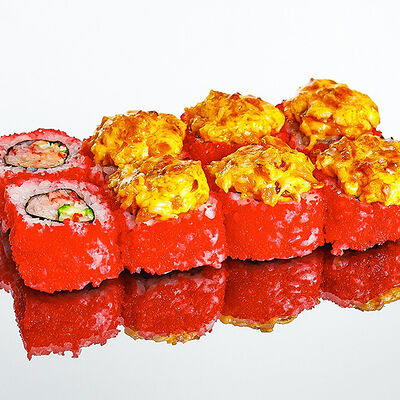 Запеченная Калифорния со снежным крабом и беконом в Rolls Bar по цене 598 ₽