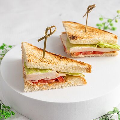 Сэндвич Цезарь в KanapeFest по цене 1515 ₽