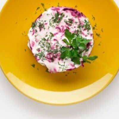 Салат Сельдь под шубой в КинзаЗа по цене 270 ₽